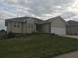 21321 McClellan Cir, Gretna, NE 68028