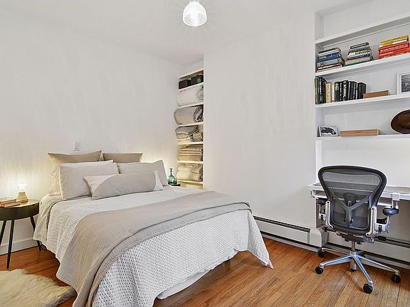 5th image of 216 E 7th St APT 6