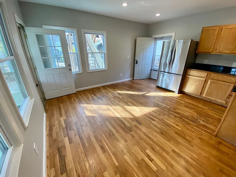 40 Larchmont Rd — Photo 21