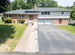 10 Sesame St, Westerly, RI 02891