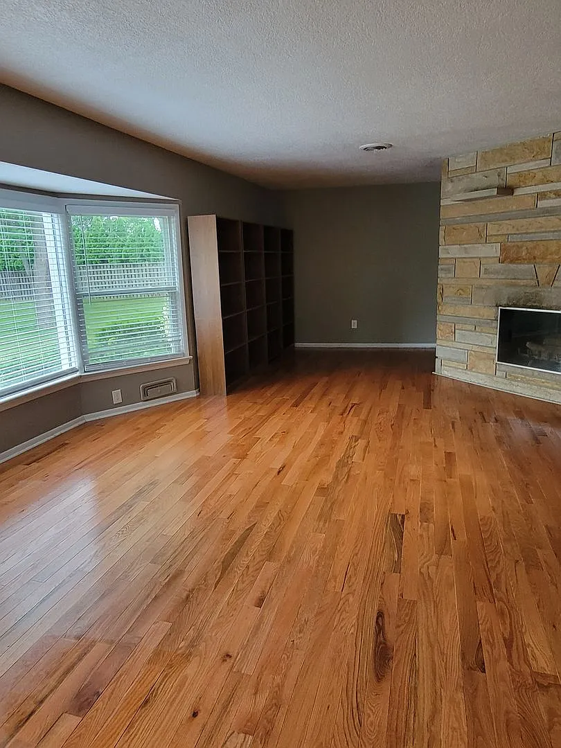 3-Bedroom House w/ Garage and Carport — Photo 2
