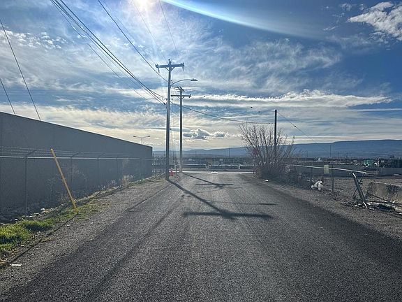 4th image of 477 Harris Rd