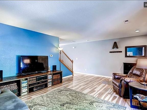 4 LR Looking towards stairs