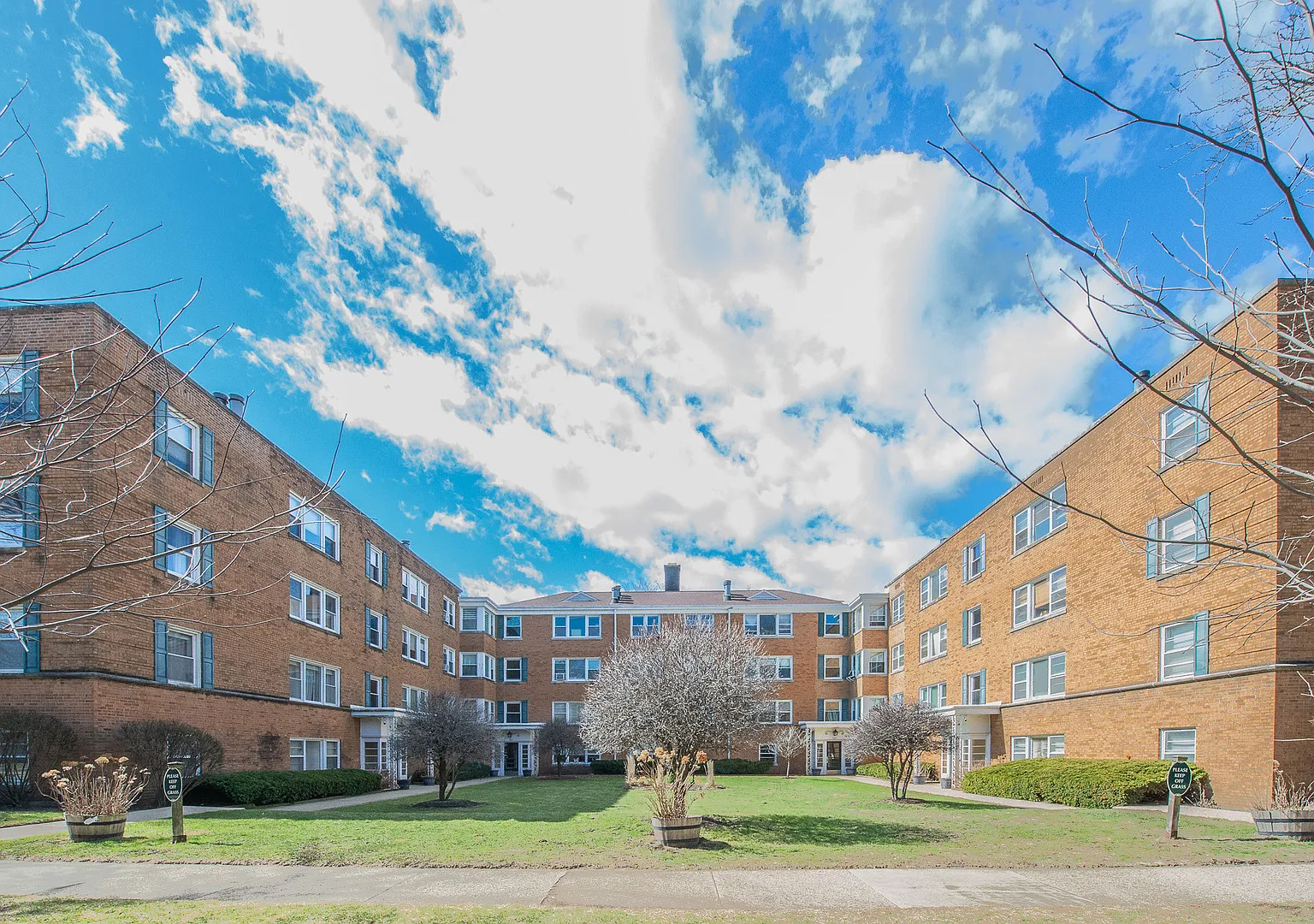 2 bed, 1000 sqft, $1,750 — Photo 1