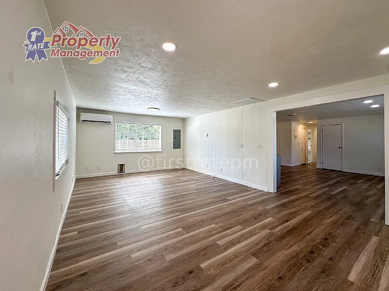 7703 S Mistyglen Ave — Photo 14
