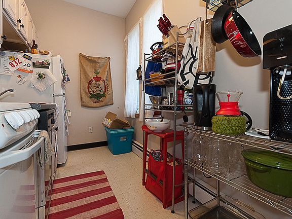 5th image of 210 Chestnut Hill Ave APT 5