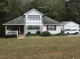 128 Musik Ln, Beaver, WV 25813