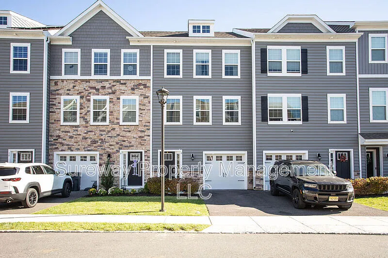 6 Palermo Ln