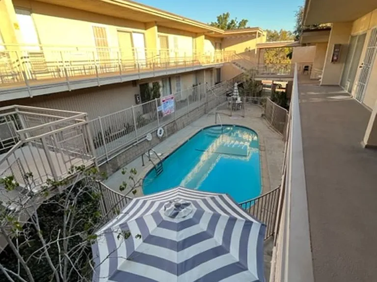 737 E Providencia Ave — Photo 2