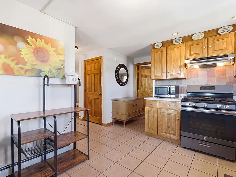 26 Saint Martin St #B — Photo 4