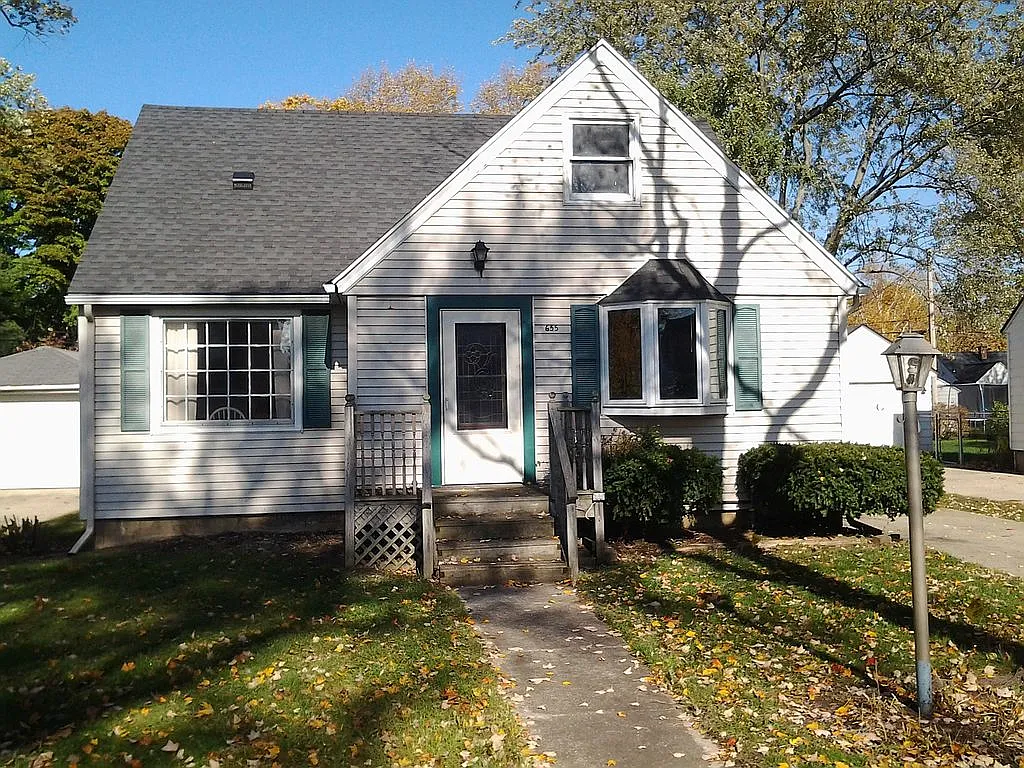 655 W 23rd St photo 1