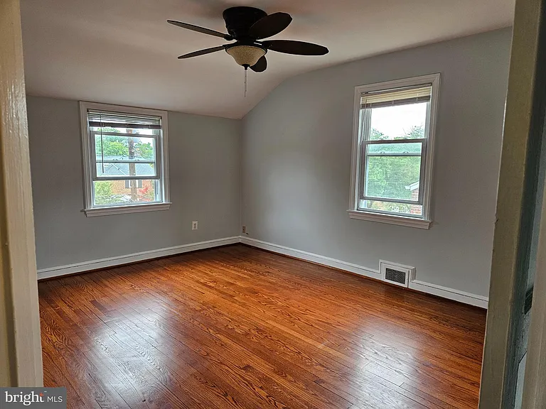 1509 Jefferson St — Photo 11