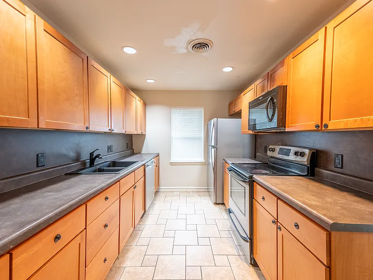 Roland Realty — Photo 19