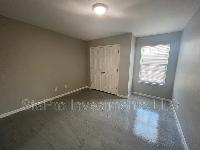 125 Village Pl — Photo 10