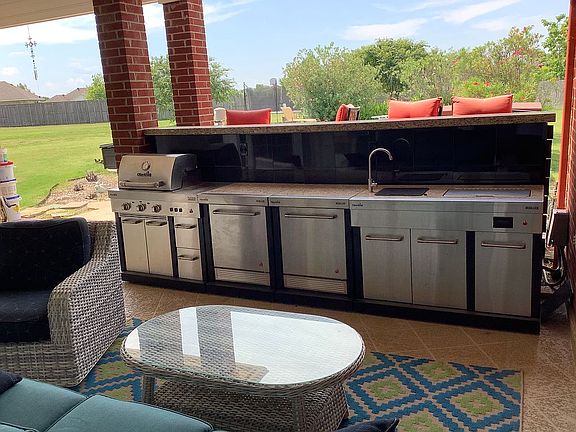 Outdoor kitchen and porch