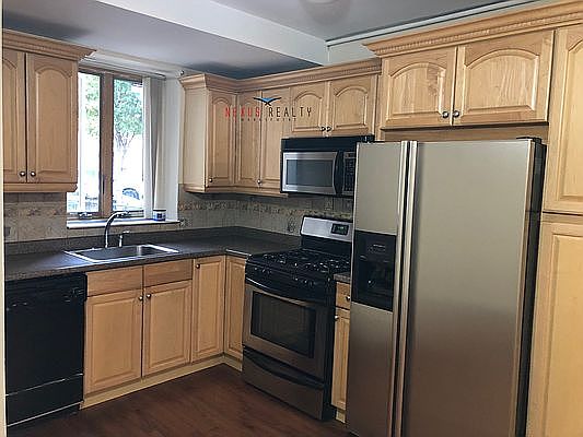 3rd image of 23-08 42nd St #A