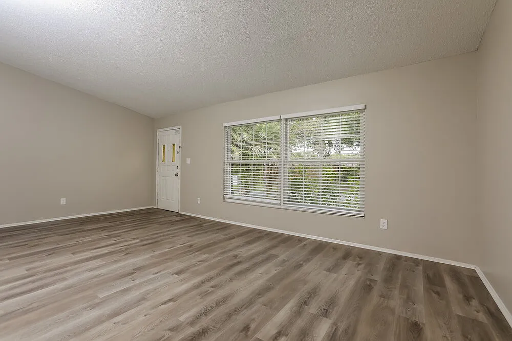3 bed, 2.0 bath, 1528 sqft, $2,575 — Photo 3