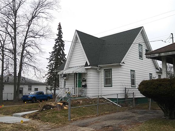 3rd image of 610 W Bishop Ave