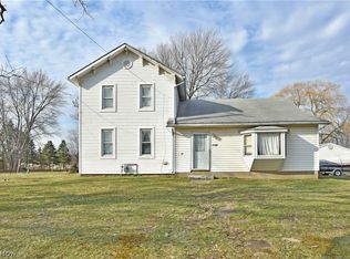 4719 Greenville Rd, Farmdale, OH 44417