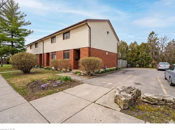 25 Garrow Dr #41, Hamilton, ON L9C 2X2