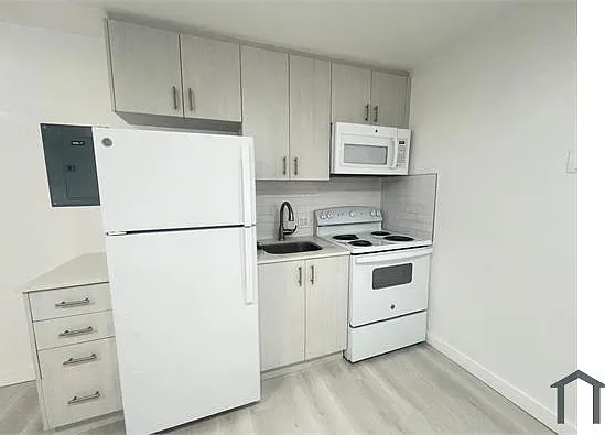 1535 NW 1st Pl #5