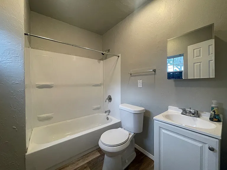 824 NW 45th St — Photo 13