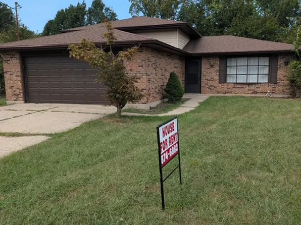 5885 Lake Circle Dr, Fairfield, OH 45014