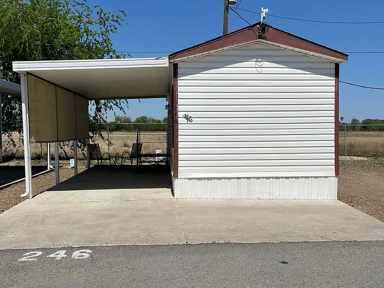 4770 N Mayberry Rd — Photo 4