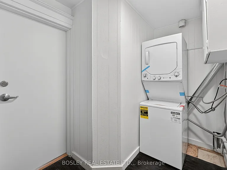 4 Queen St #2 — Photo 13
