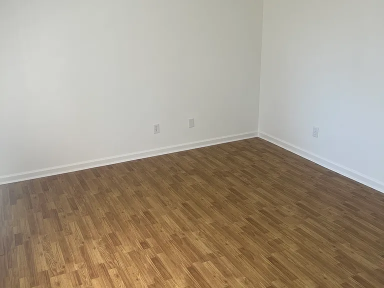 429 Westwood Dr #14 — Photo 18