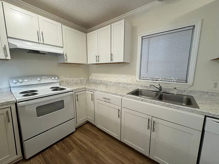 4328 Bartholomew Cir — Photo 14