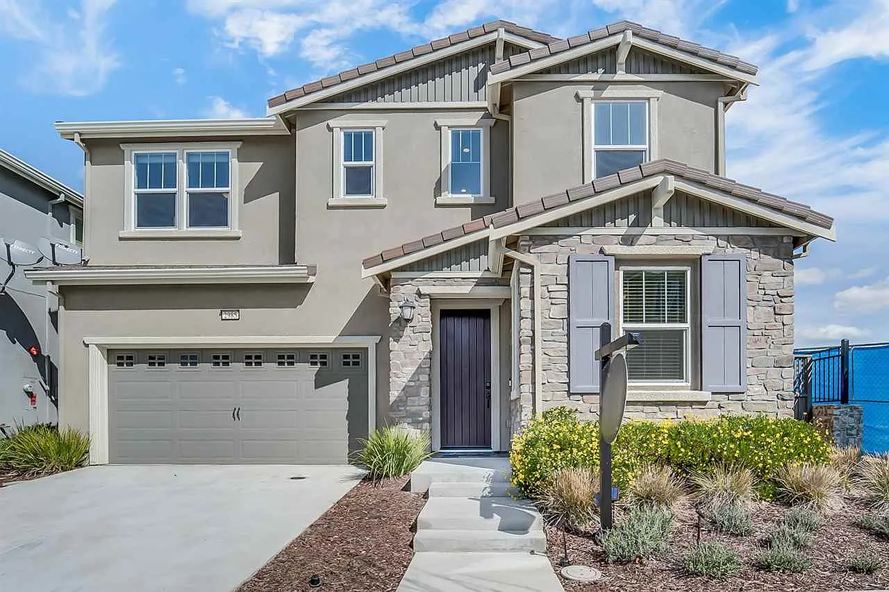 2985 Threecastles Way photo 1