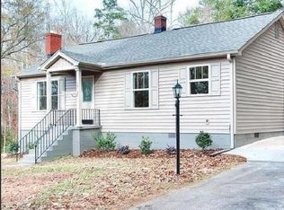 121 Robinson Rd, Taylors, SC 29687