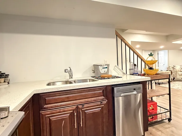 1498 Indian Rd #LOWER — Photo 14