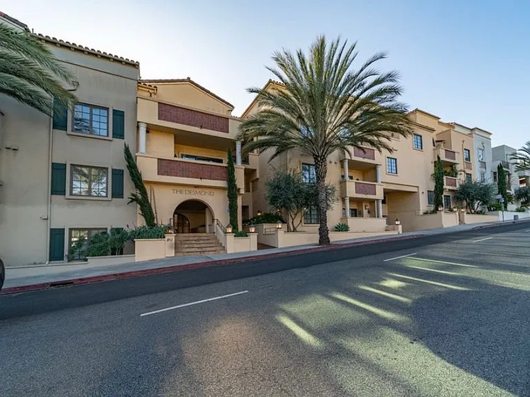 851 N San Vicente Blvd #309 — Photo 23