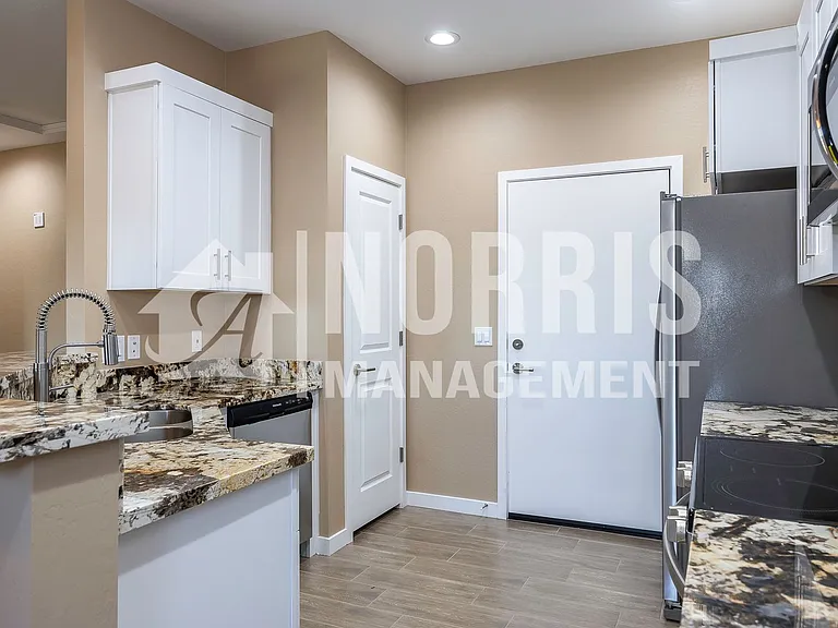 9301 W Century Dr — Photo 13