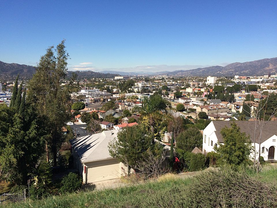 2nd image of 9200 Mission Rd