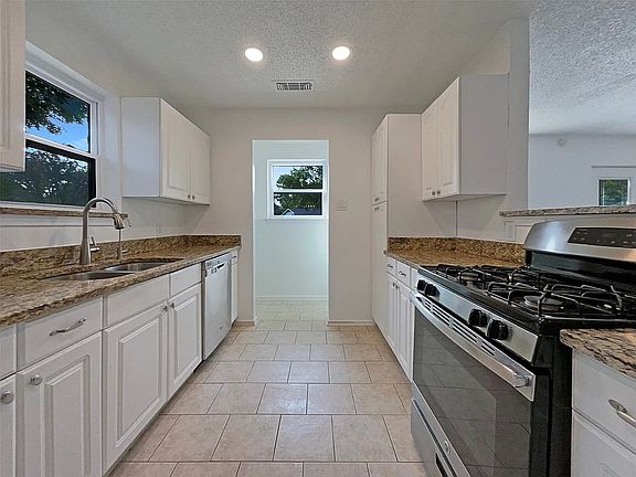 5th image of 38127 Laredo Ct #11