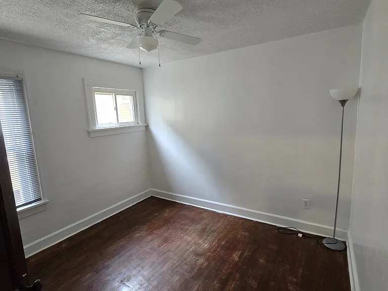 4525 E 143rd St #1 — Photo 11