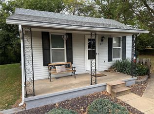 211 W Warren St, Fieldon, IL 62031