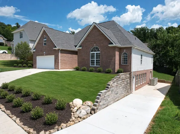 2266 Red Tail Ln, Chattanooga, TN 37421