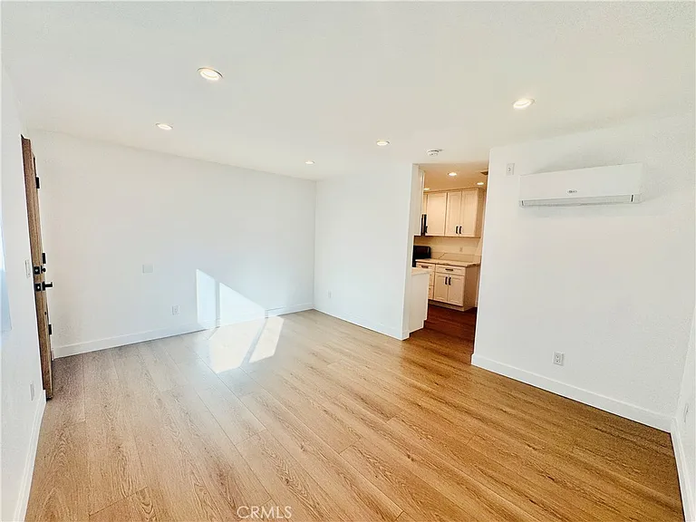 6860 Aura Ave — Photo 7