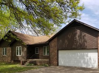 815 W Pine St, Columbus, KS 66725