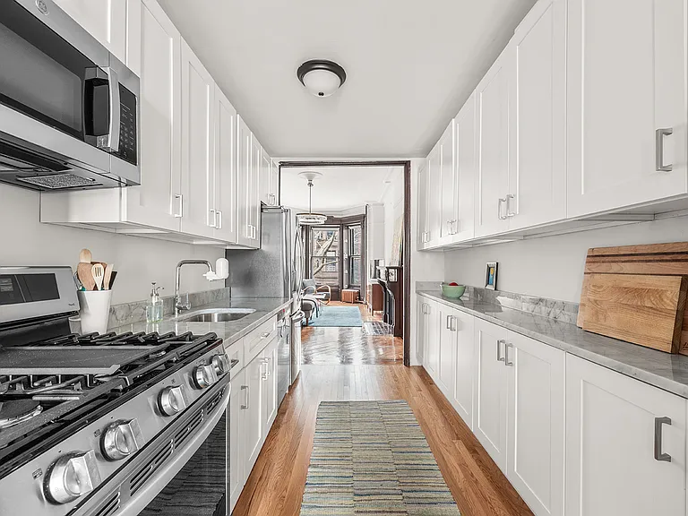 933 President St #2 — Photo 4