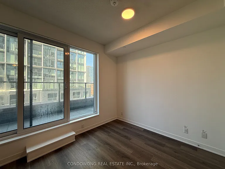 180 Front St E #1110 — Photo 2