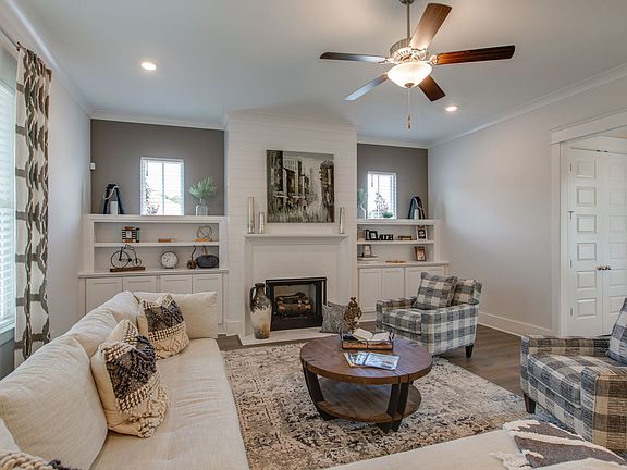 Granny White, Living Room