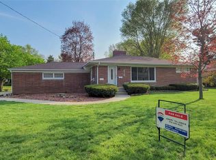 215 Circle Dr, Flushing, MI 48433