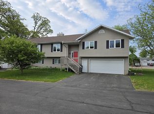 224 Thomson Ln, Oregon, WI 53575