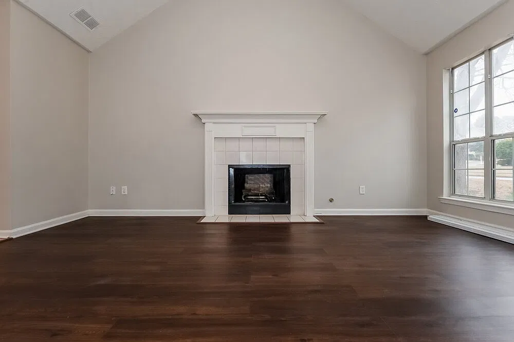 3 bed, 2.0 bath, 1327 sqft, $2,770 — Photo 4