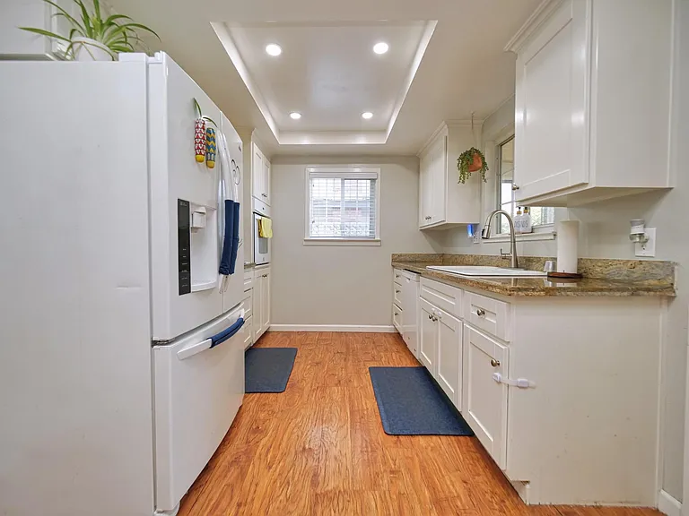 1655 Crater Lake Ave — Photo 10